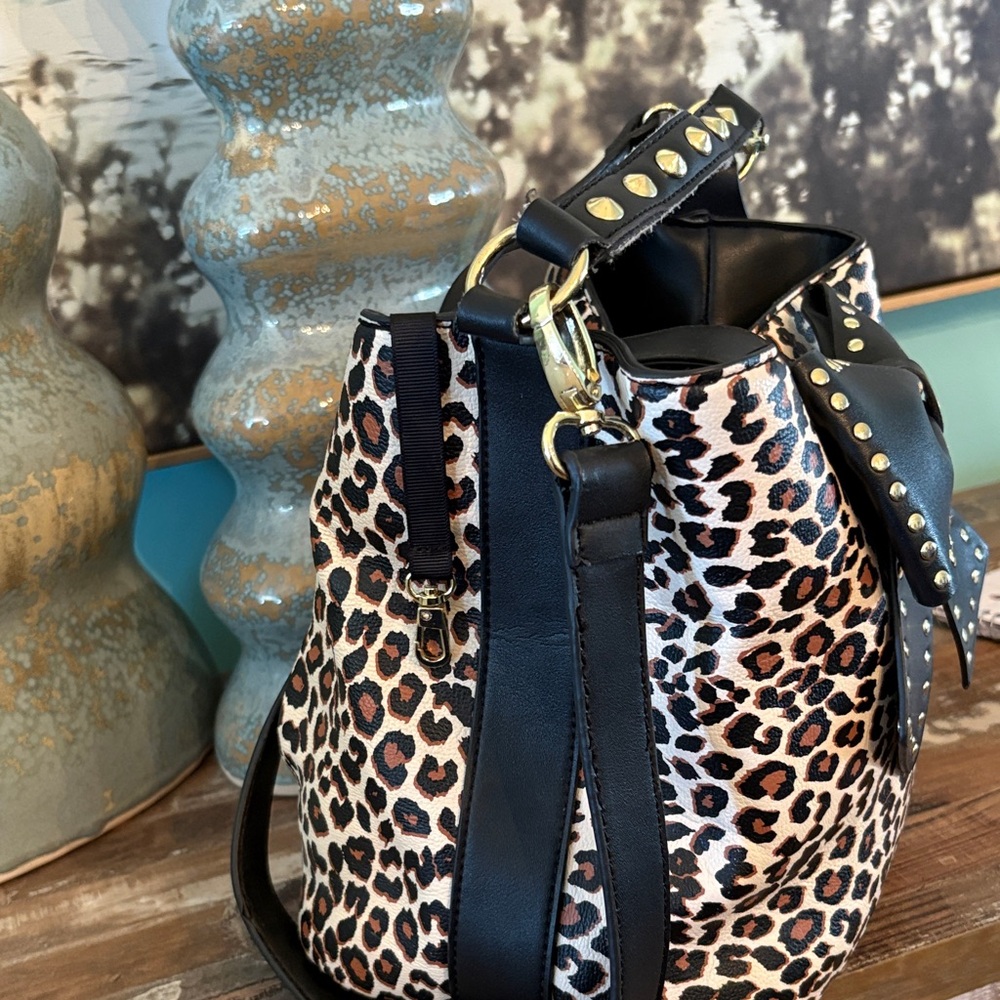 Betsey Johnson Leopard Print Shoulder Bag with Studded Black Bow beautiful - Picture 3 of 8